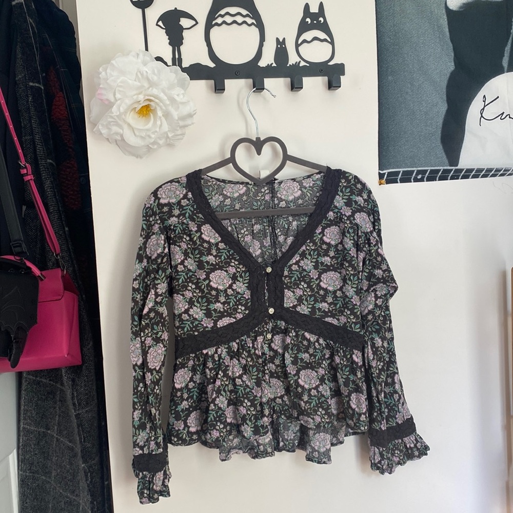 American Eagle Cropped Long Sleeve Blouse